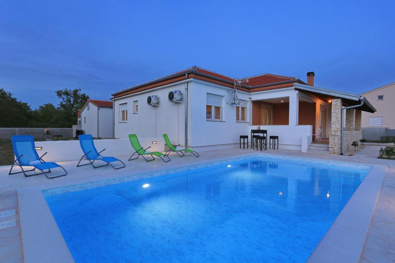 Holidayhouse Alirio With Heated Pool. Vrsi Exterior foto