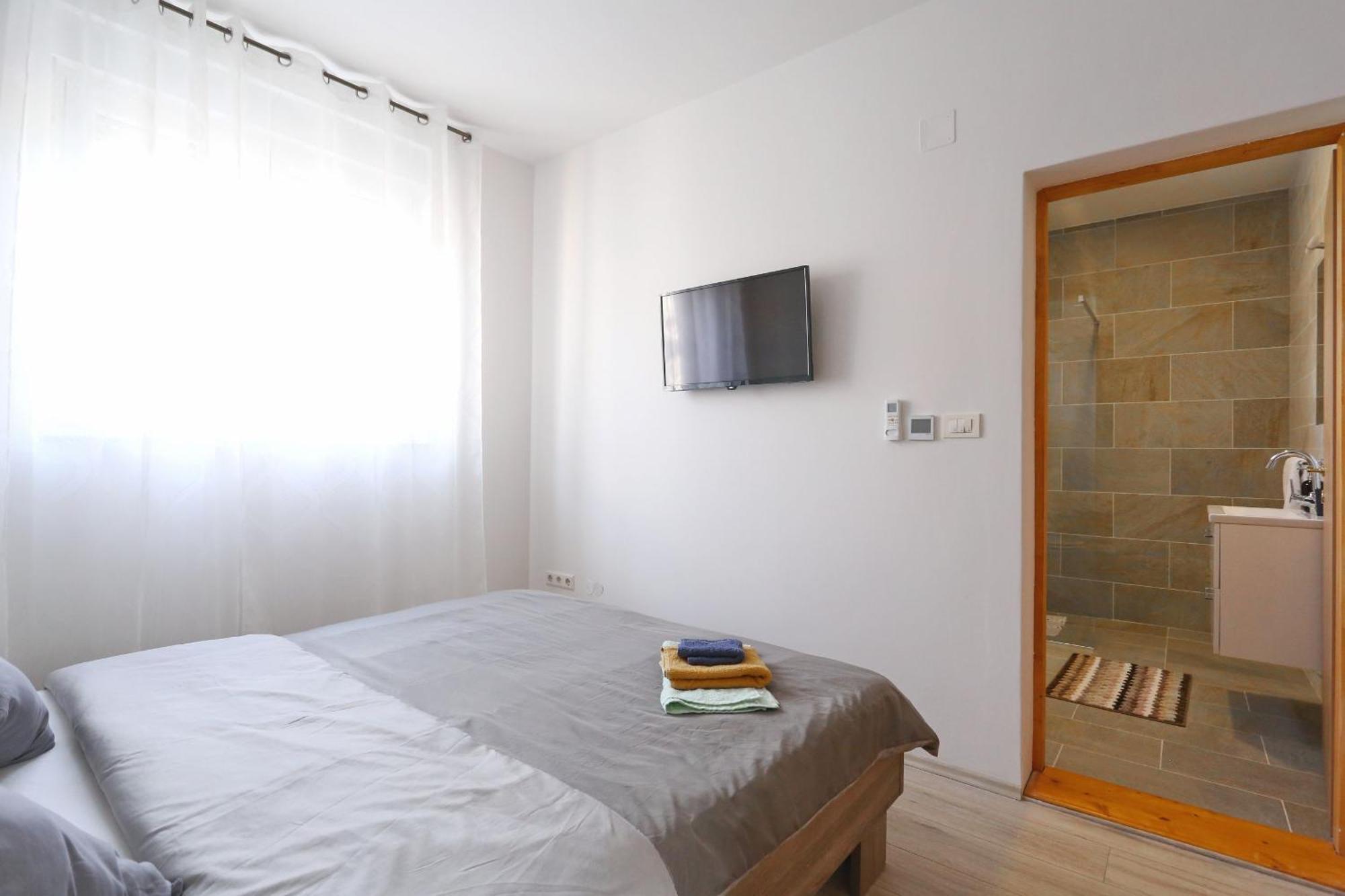 Holidayhouse Alirio With Heated Pool. Vrsi Exterior foto