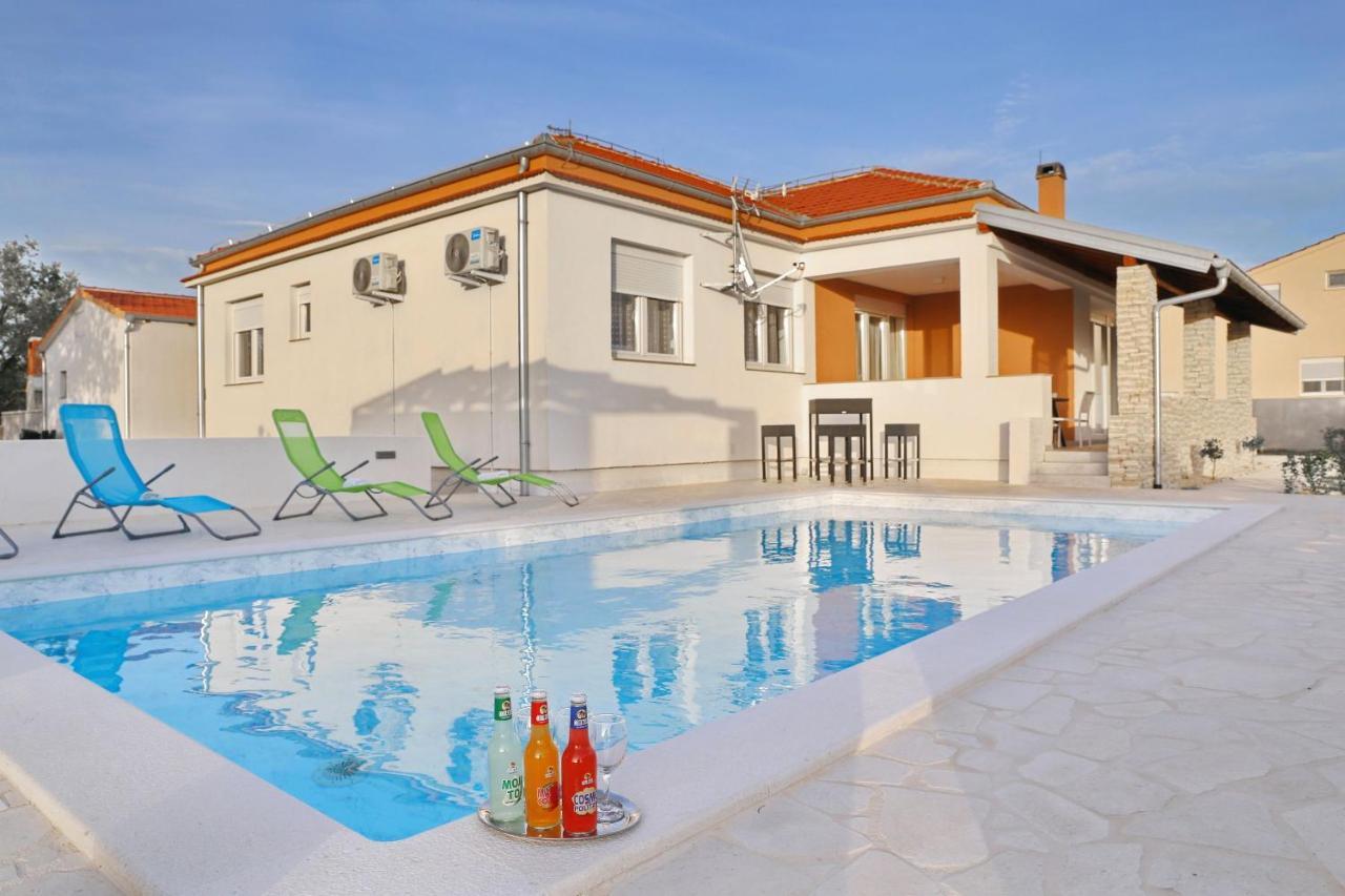 Holidayhouse Alirio With Heated Pool. Vrsi Exterior foto